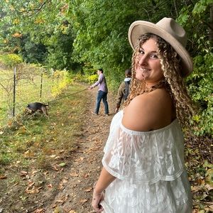 Meet your Posher, Catherine